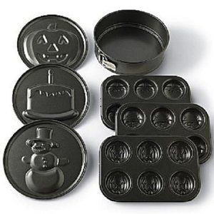 Cooks 8-Piece Holiday Cast Nonstick Baking Pan Set